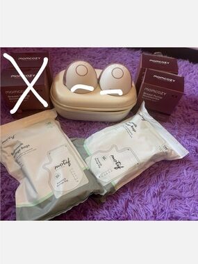 Momcozy M6 Electric Breast Pump Set with a pair of replacement parts and 200bags